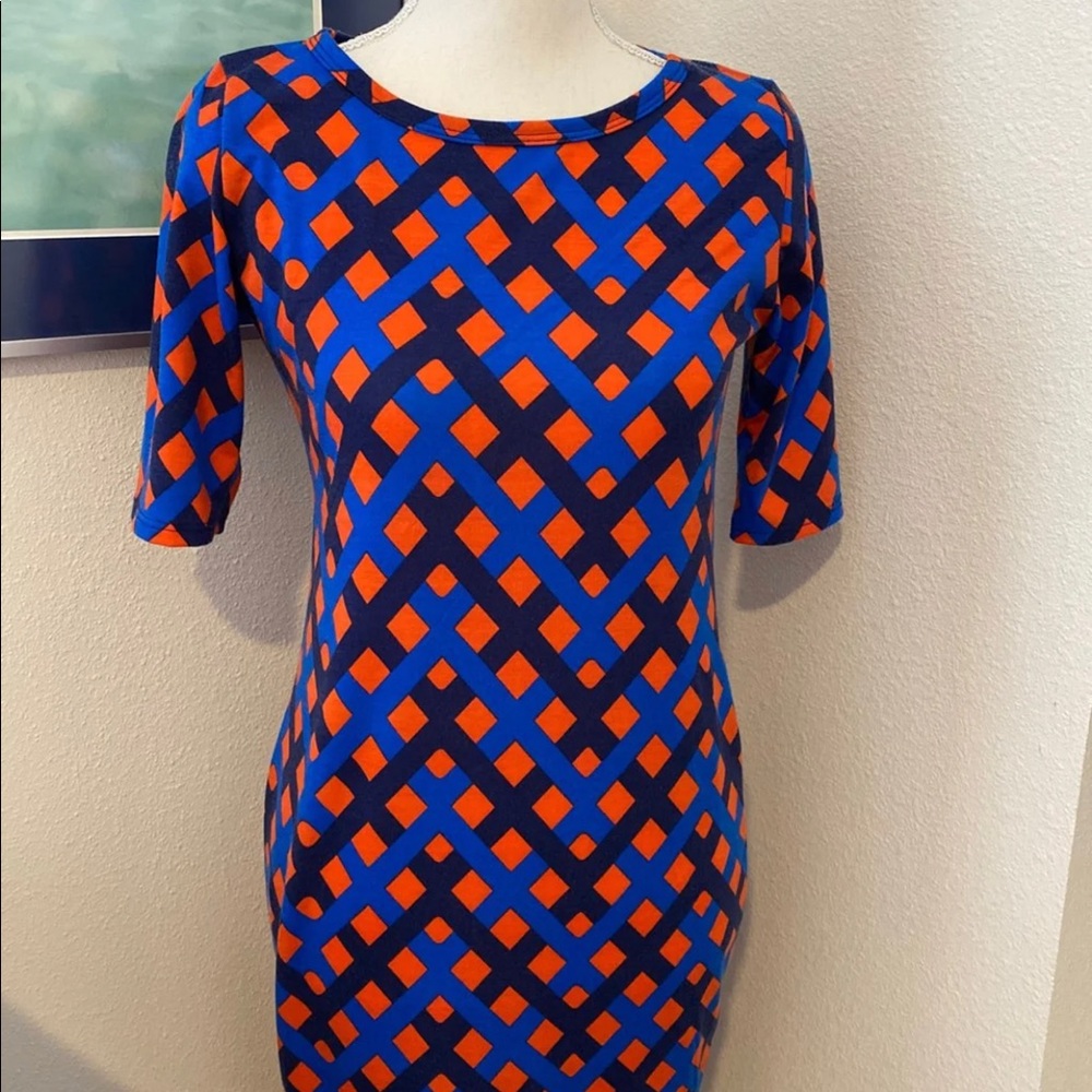 LuLaRoe Dress with 1/2 sleeves size xs